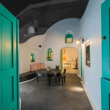 Sophia Finikia Oia (Santorini)