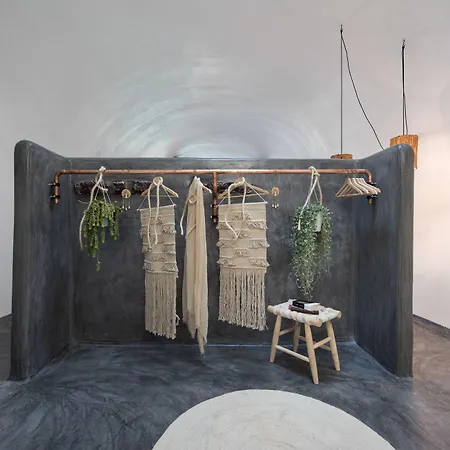 Sophia Finikia Oia (Santorini)