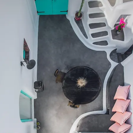 Sophia Finikia * Oia (Santorini)