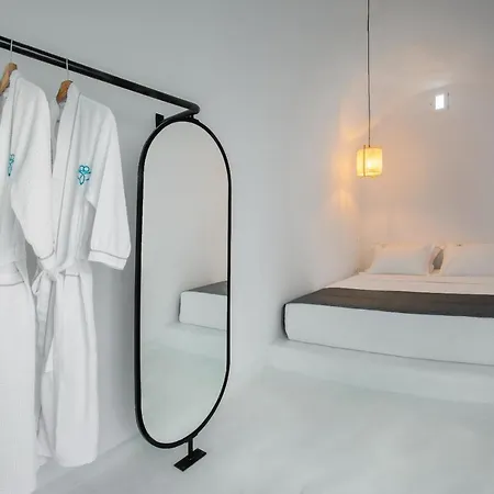 Sophia Finikia * Ía