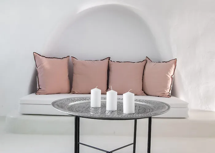 Sophia Finikia * Oia