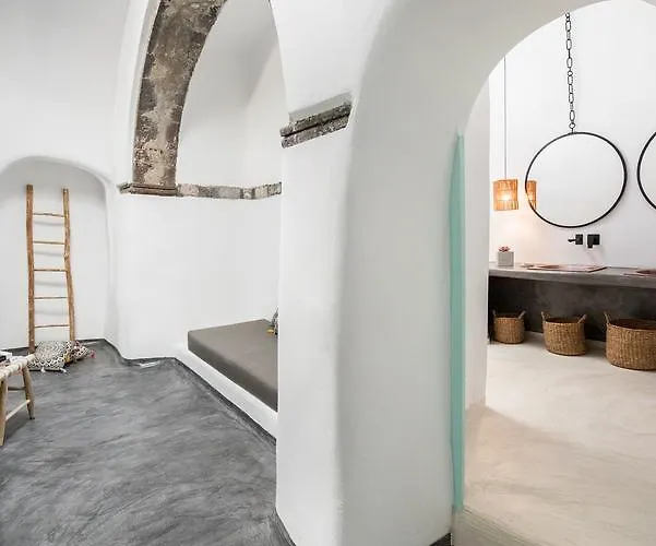 Sophia Finikia * Oia