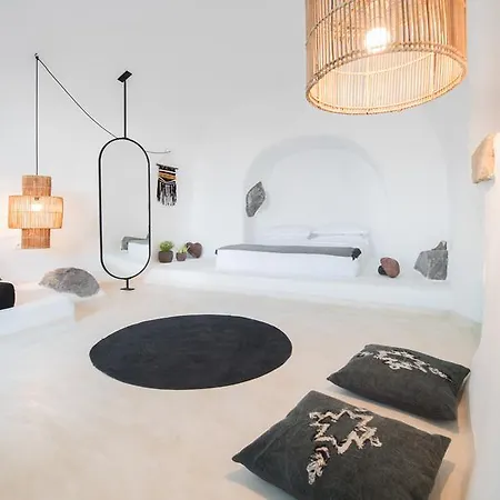 Sophia Finikia Oia (Santorini)