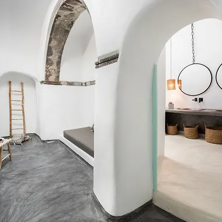 Sophia Finikia * Oia (Santorini)