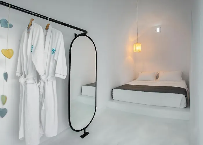 Sophia Finikia * Oia (Santorini)